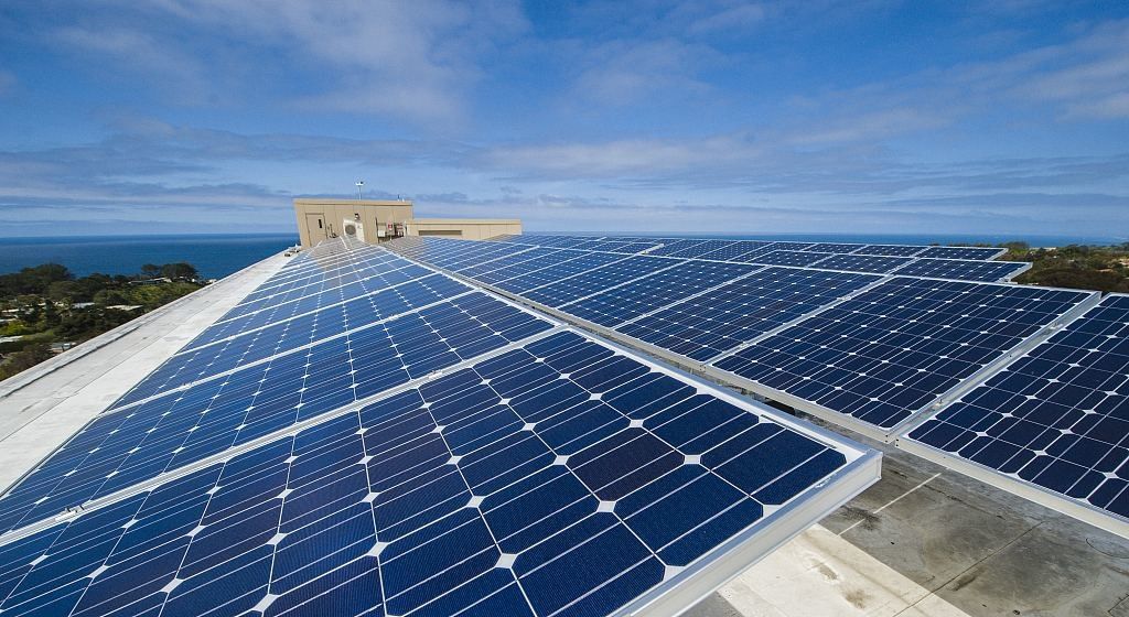 6.8mm 7mm 透明太陽光発電 建物のための高光貯蔵用太陽光発電ガラス