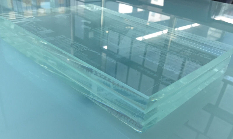 窓やドアに使用される現代の浮遊装飾型ラミネートガラス